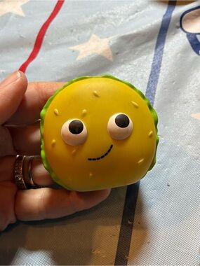 Kid robot yummy world bubba burger vinyl
